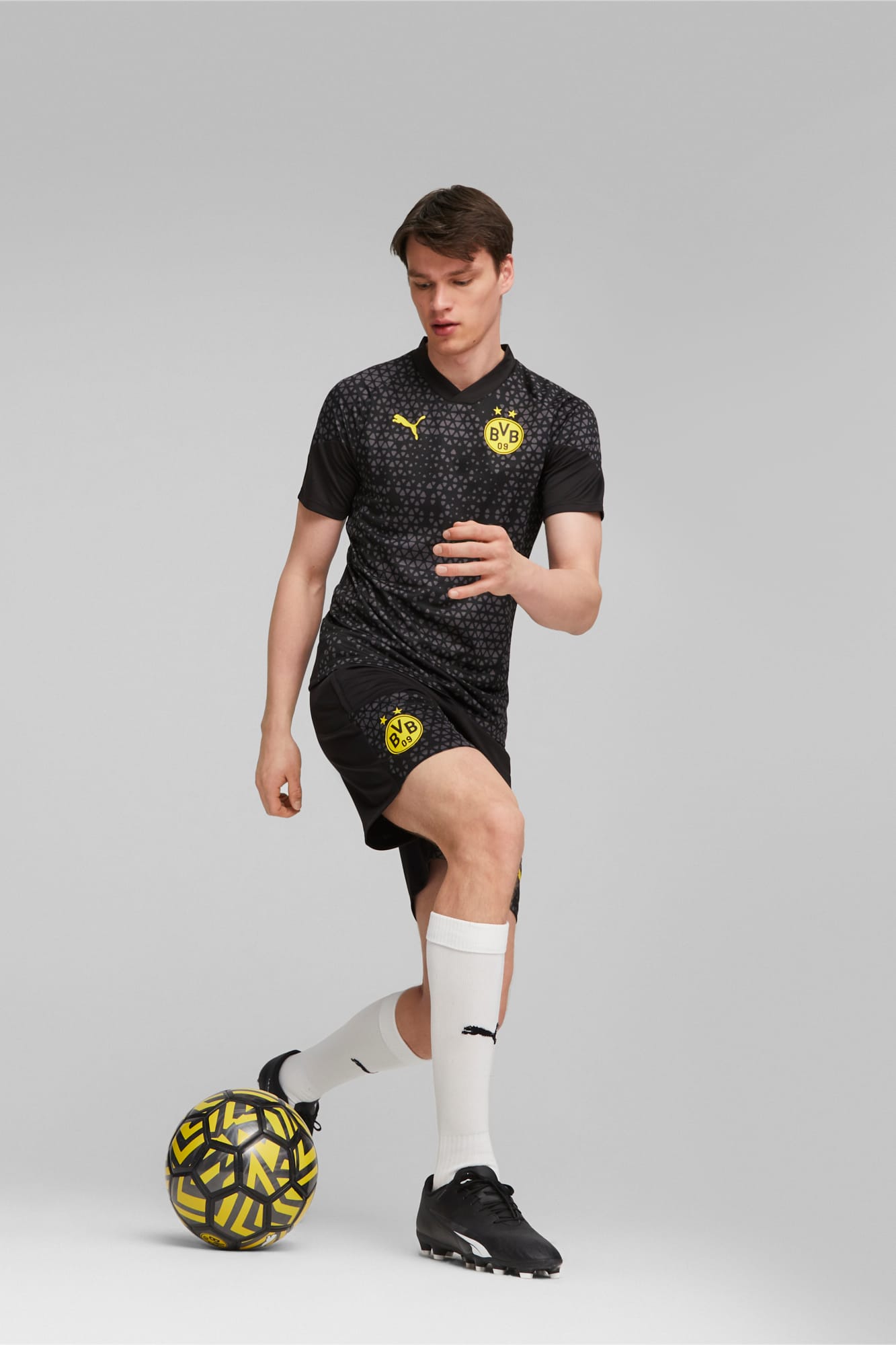 (image for) Exquisite Borussia Dortmund Soccer Training Shorts